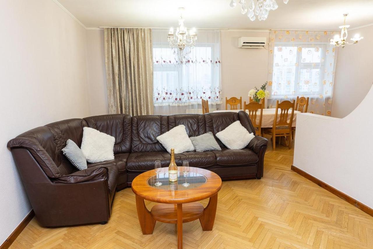 Spacious Apartments In The Center Of Obolon 2 Bedrooms Kijów Zewnętrze zdjęcie